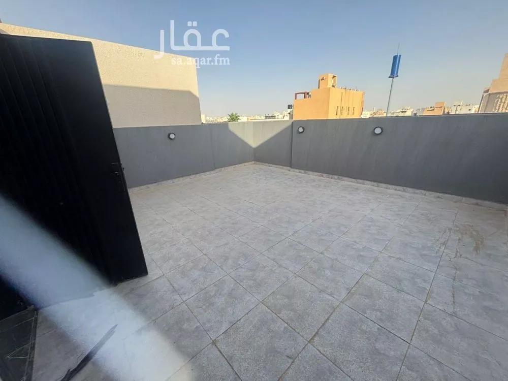 دور 3 غرف في العارض 10