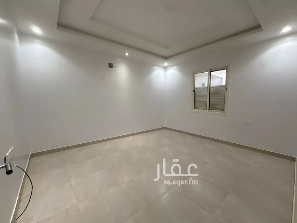 دور 3 غرف في العارض 10