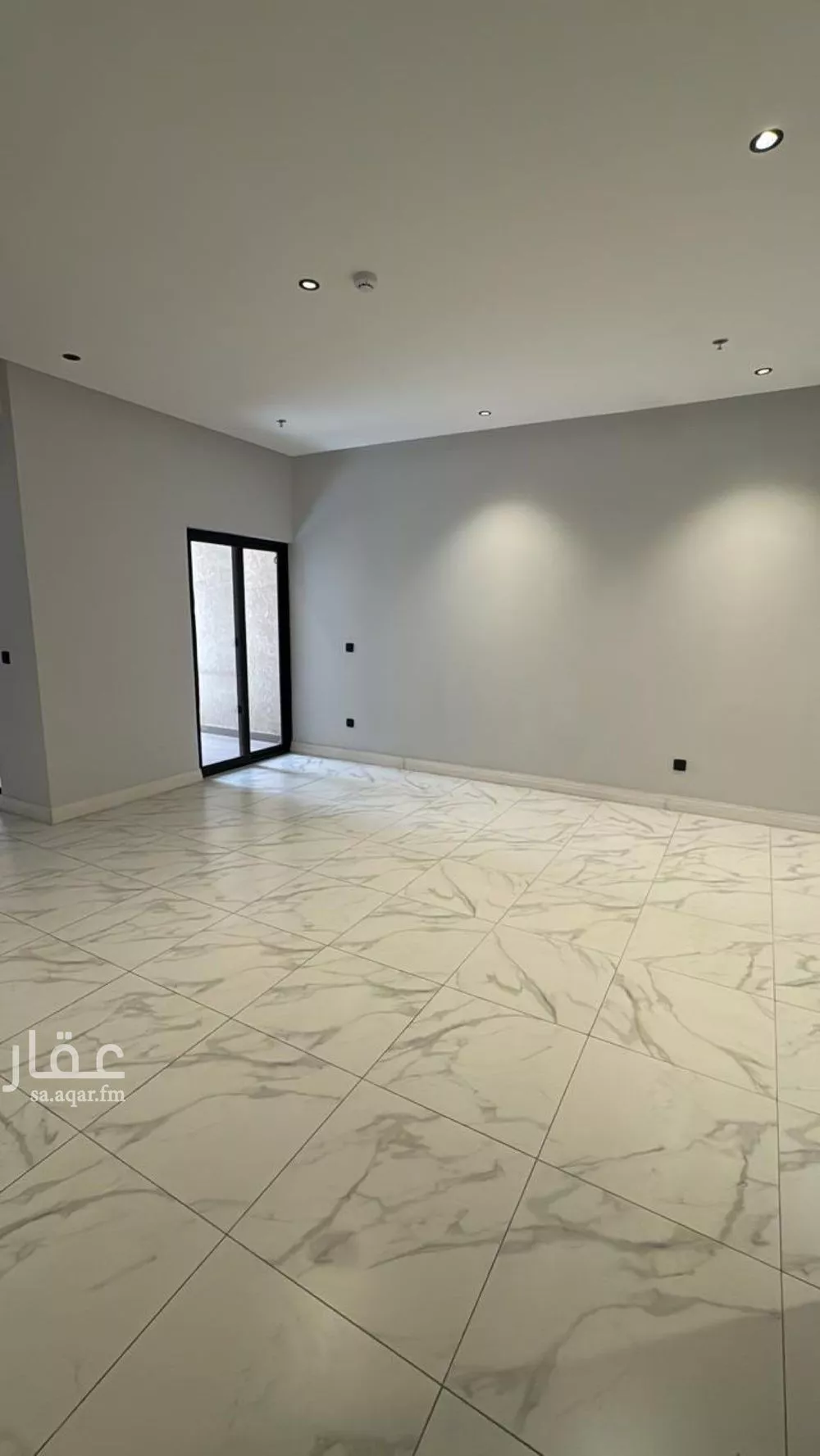 شقة 3 غرف في الملقا 8