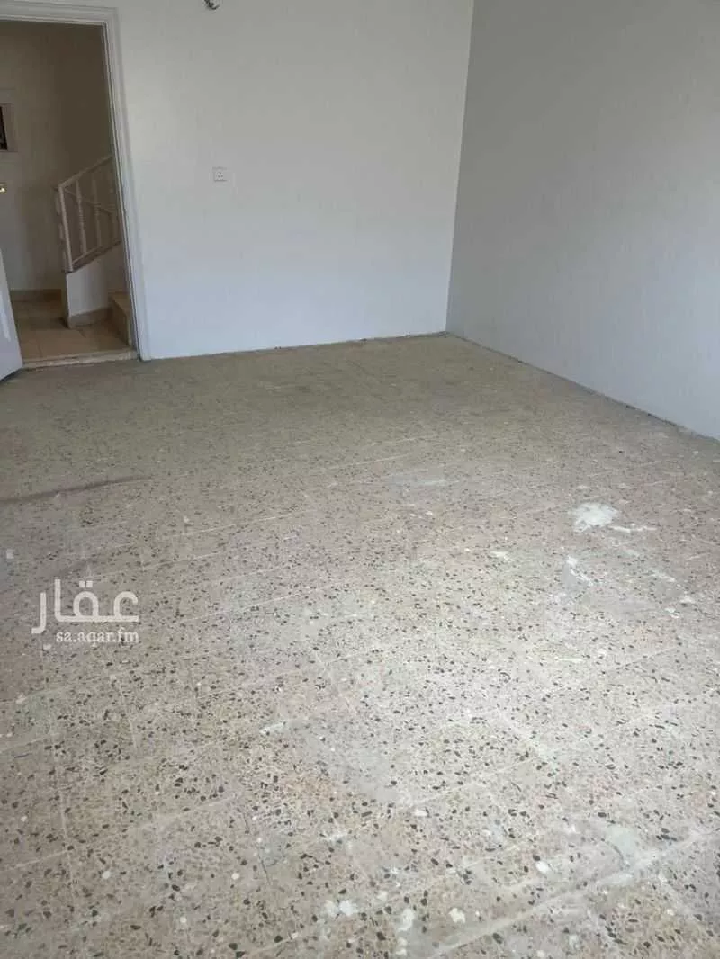 دور 3 غرف في العليا 8