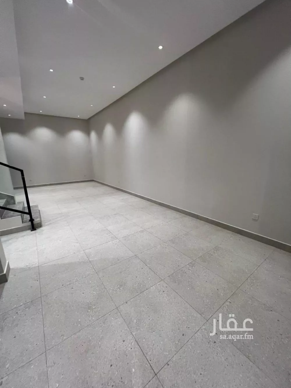 فيلا 3 غرف في العارض 3