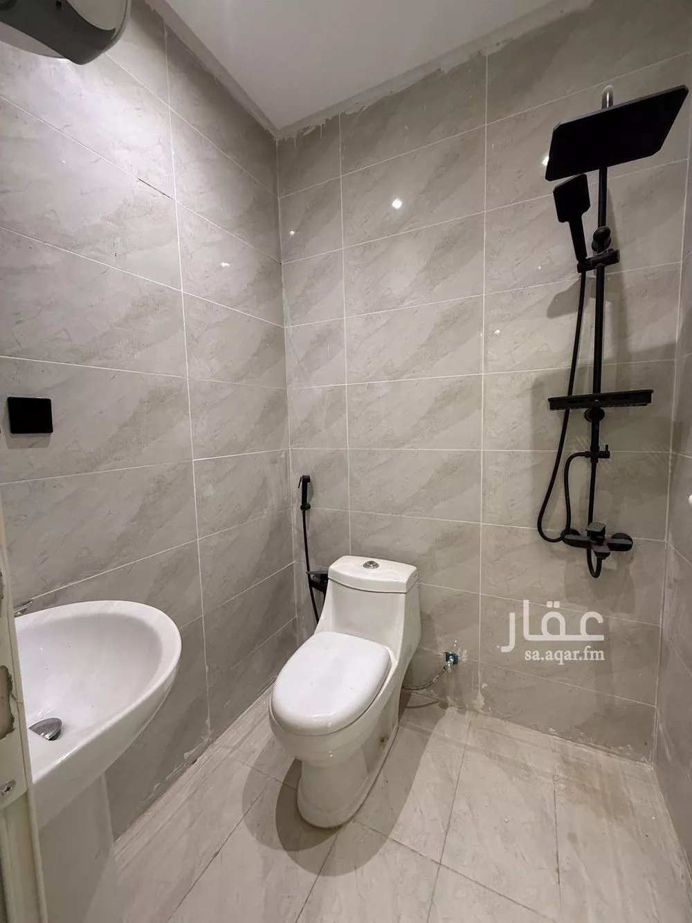 دور 1 غرف في النرجس 5