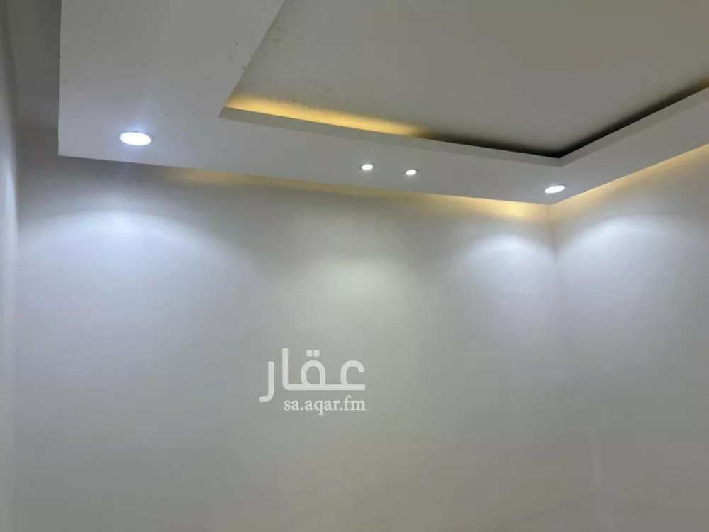 فيلا 5 غرف في الجنادرية 11