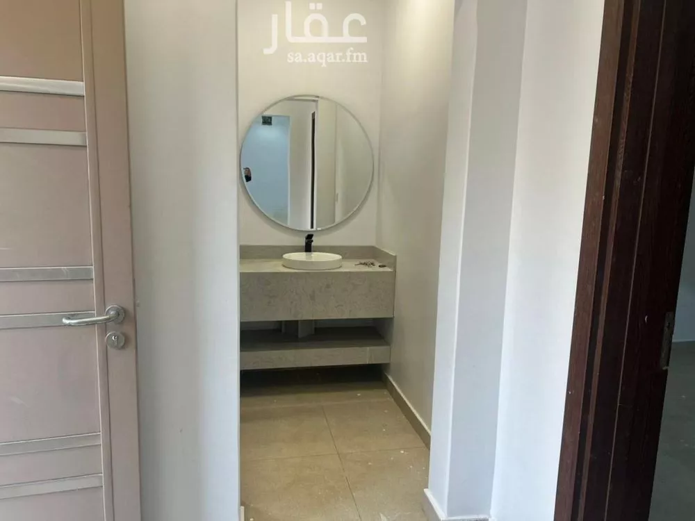 فيلا 5 غرف في الجنادرية 4