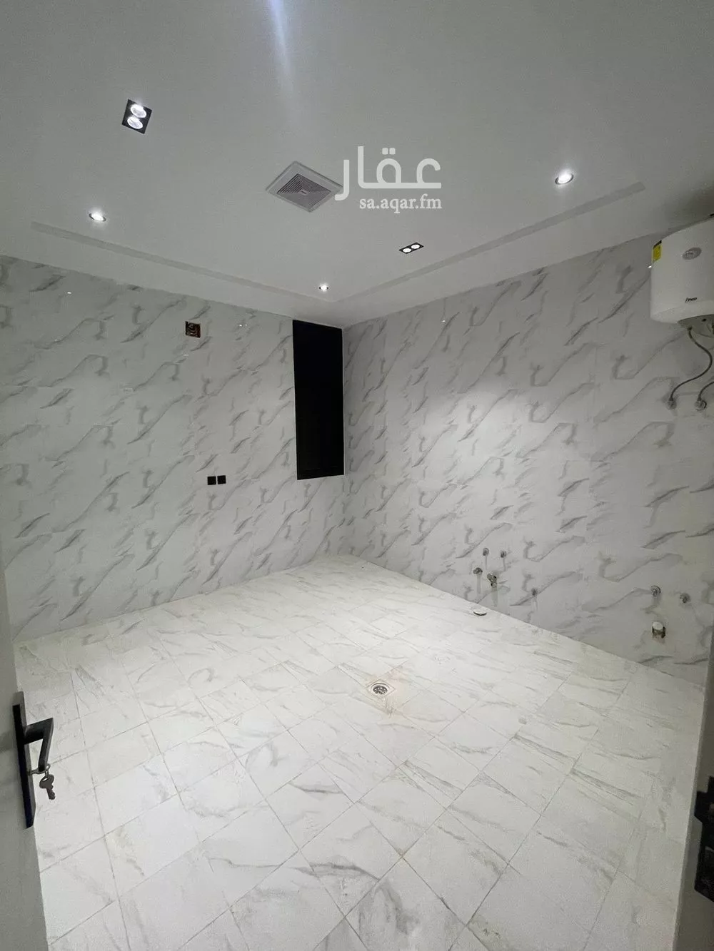 فيلا 6 غرف في عكاظ 12