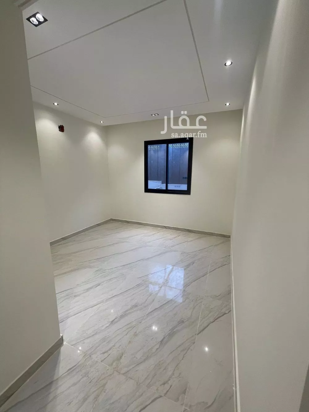 فيلا 6 غرف في عكاظ 21