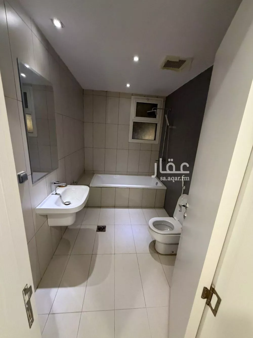 فيلا 7 غرف في النرجس 6