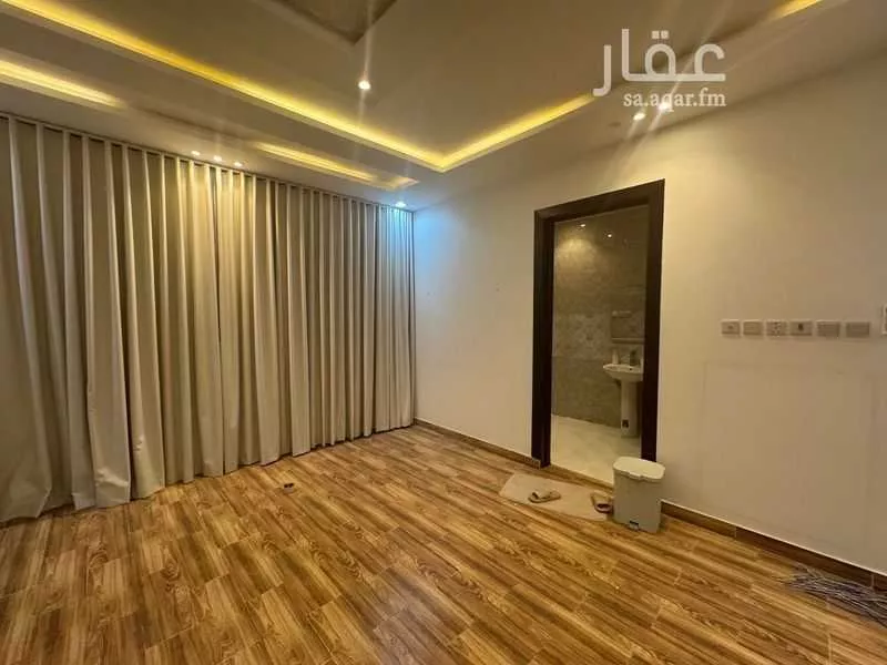 فيلا 8 غرف في الرمال 10