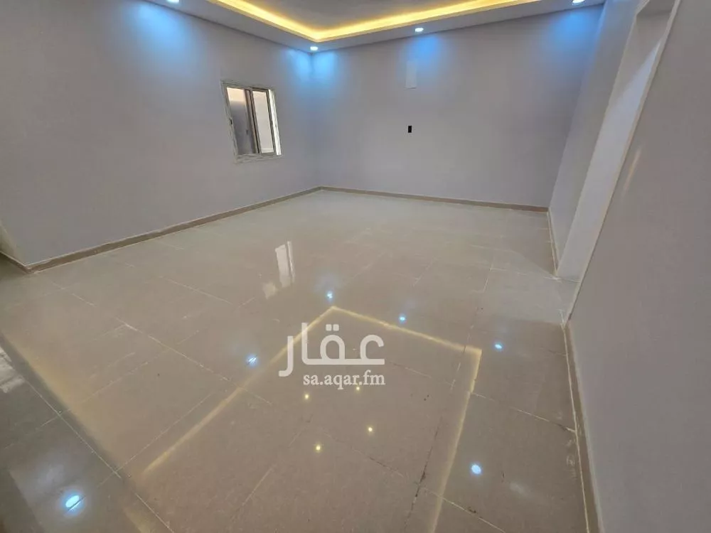 شقة 4 غرف في ضاحية الملك فهد 5