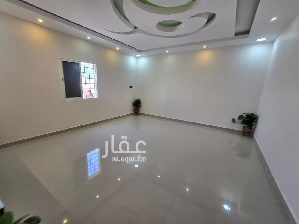 شقة 5 غرف في ضاحية الملك فهد 27
