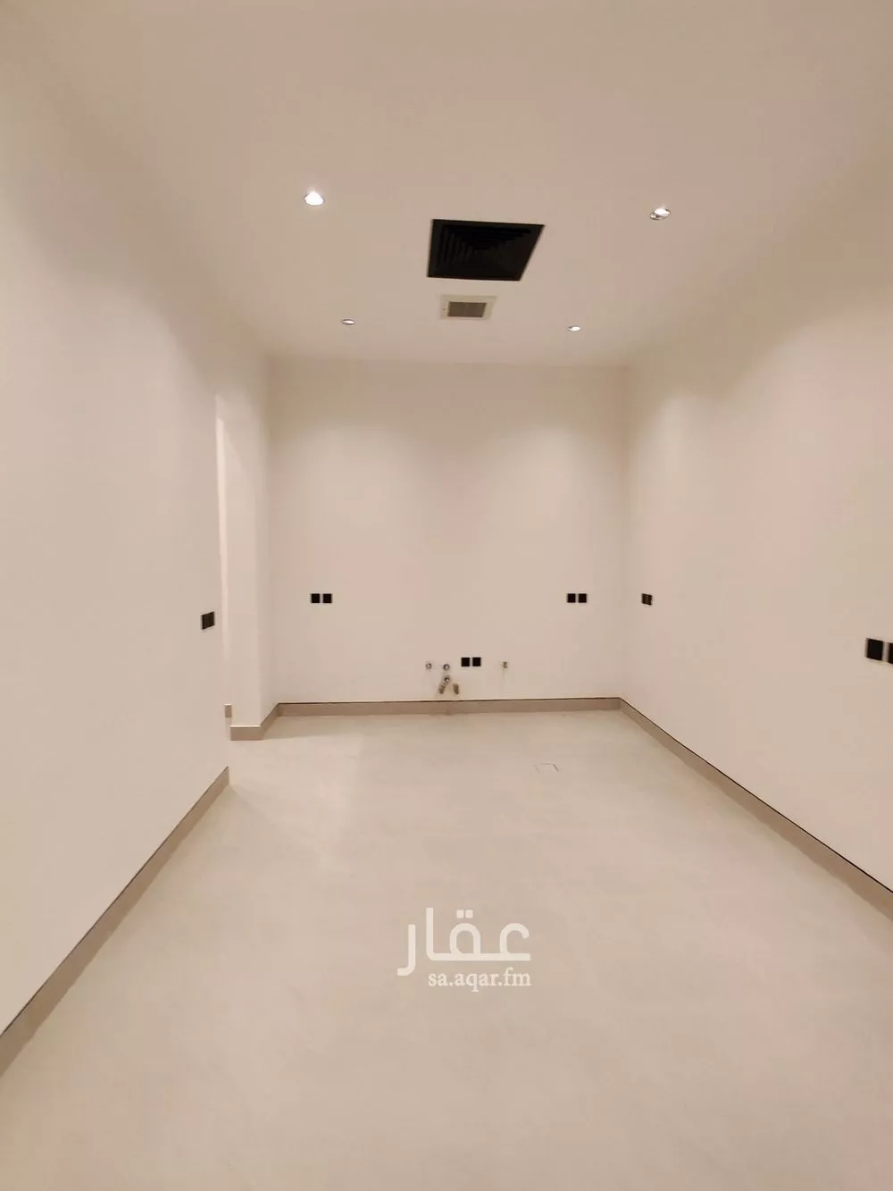 فيلا 3 غرف في العارض 17