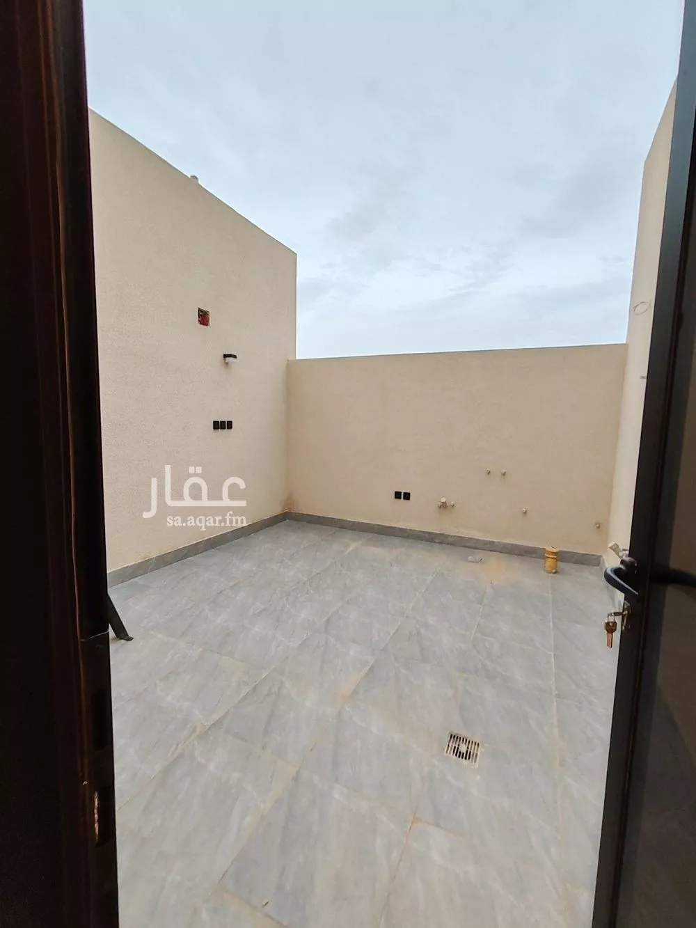 فيلا 3 غرف في العارض 7