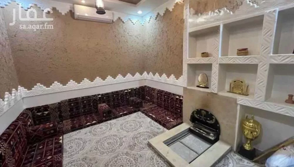 فيلا 10 غرف في العارض 4