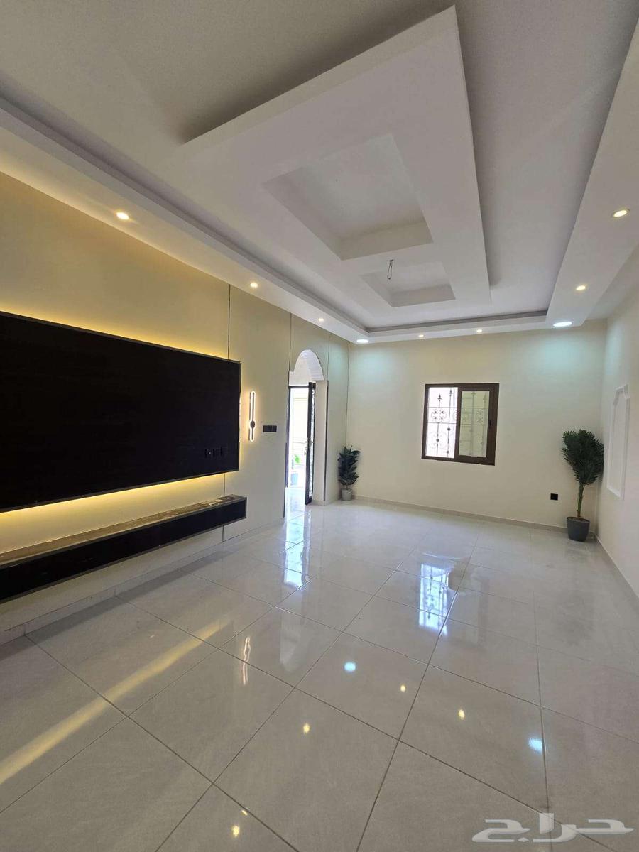 9 bedroom villa in Dahiat King Fahd 3