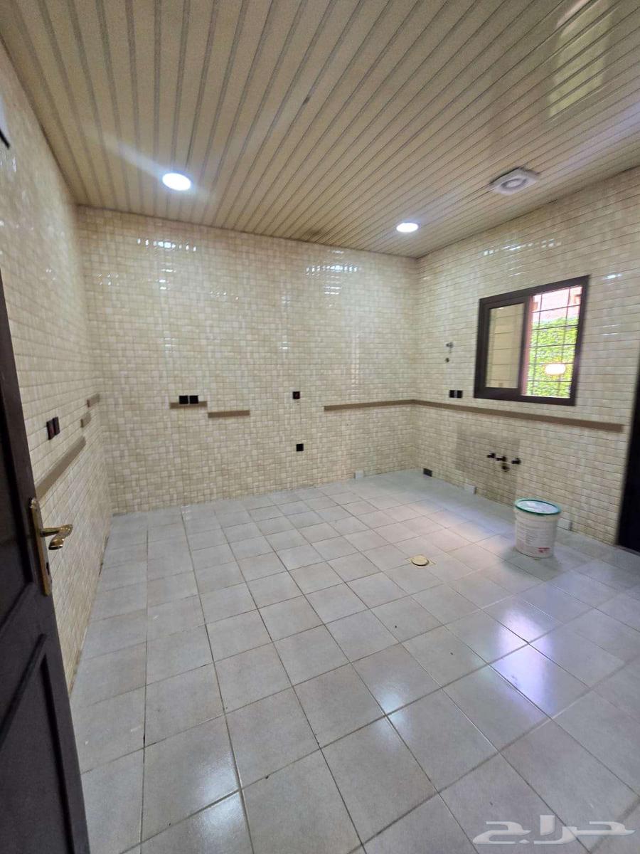9 bedroom villa in Dahiat King Fahd 23