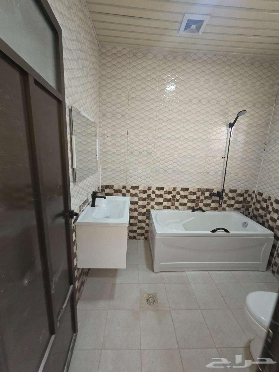9 bedroom villa in Dahiat King Fahd 28