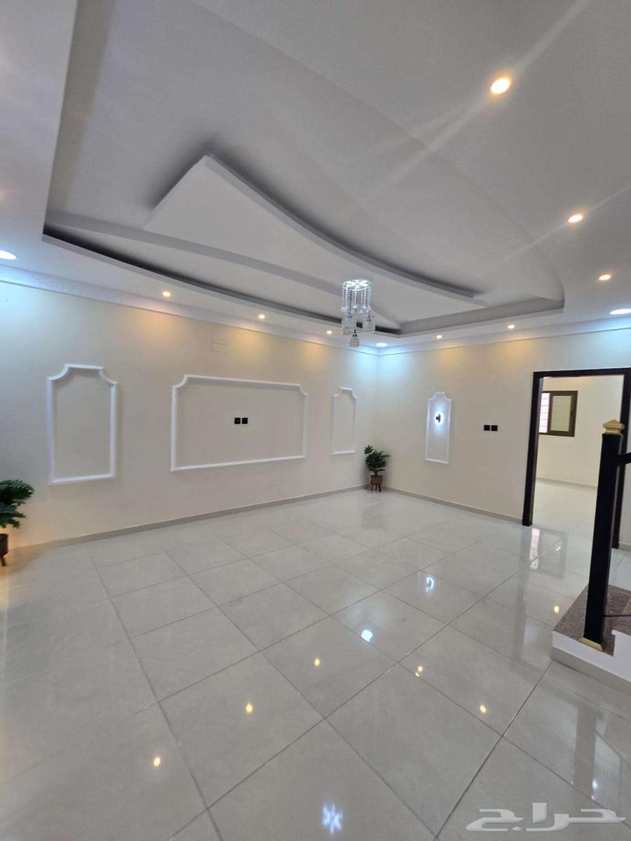 9 bedroom villa in Dahiat King Fahd 6