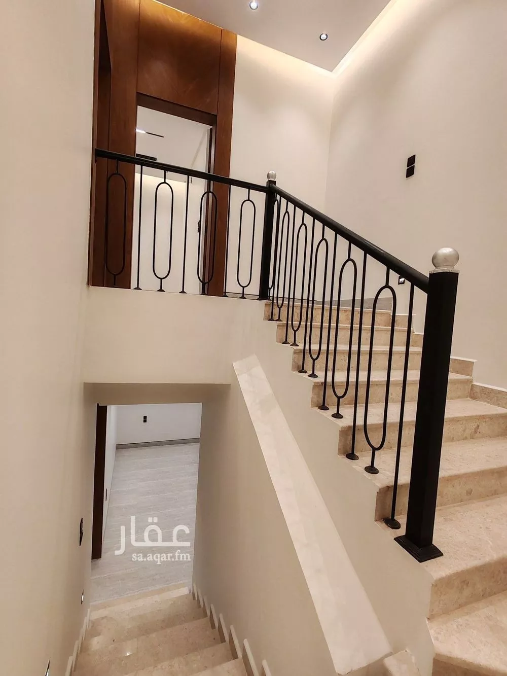 فيلا 3 غرف في العارض 2
