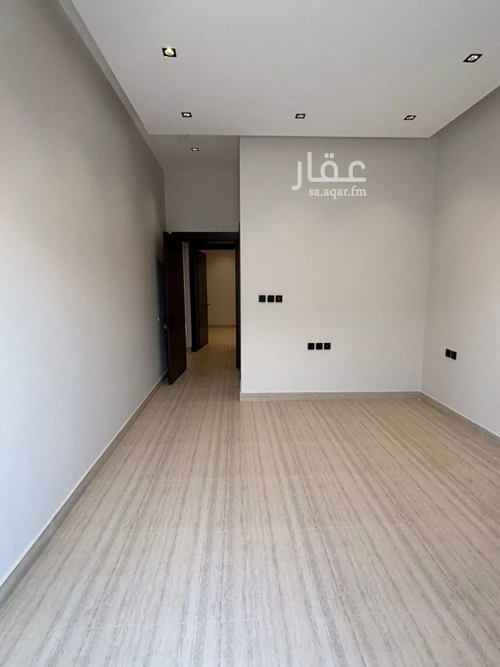 شقة 5 غرف في العارض 4