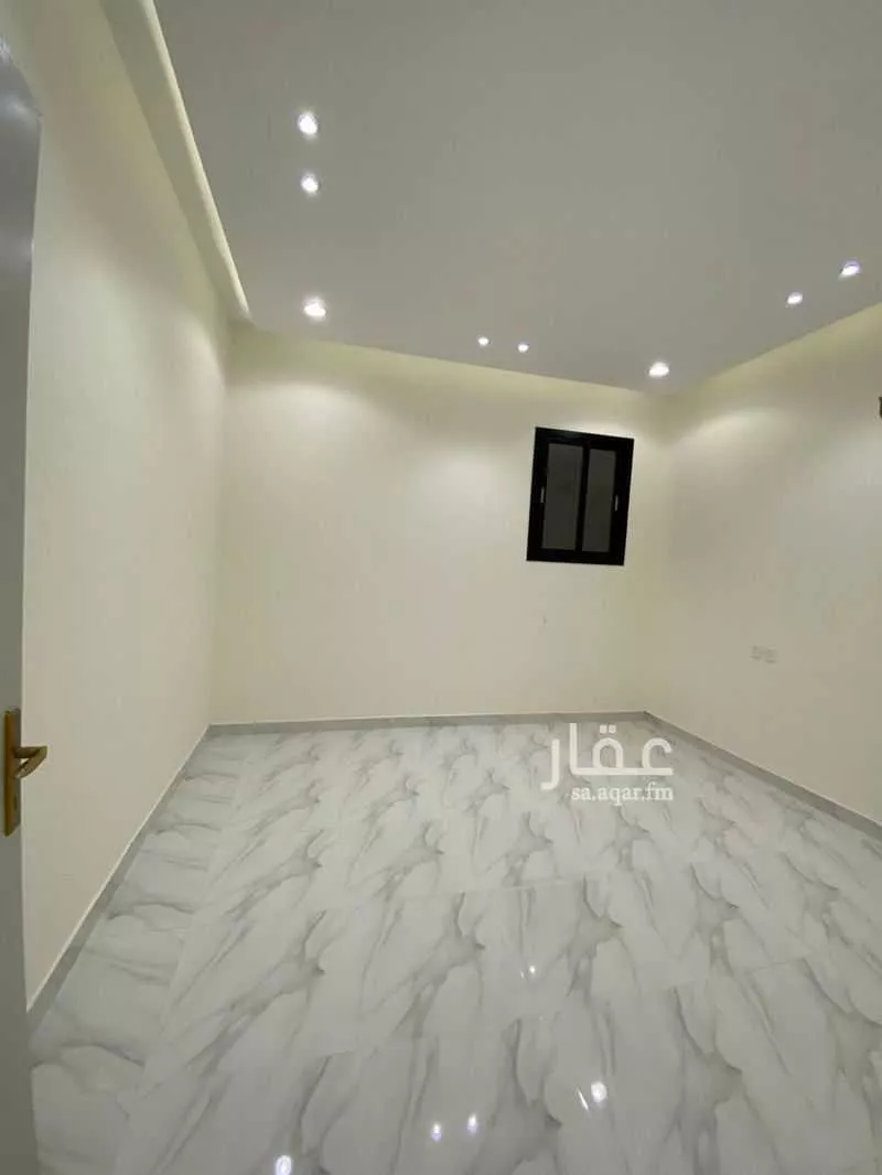 فيلا 7 غرف في الشرق 13