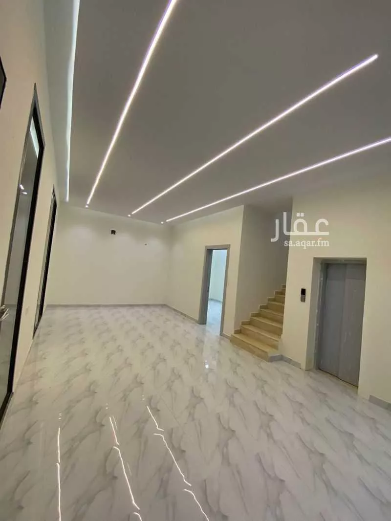 فيلا 7 غرف في الشرق 15