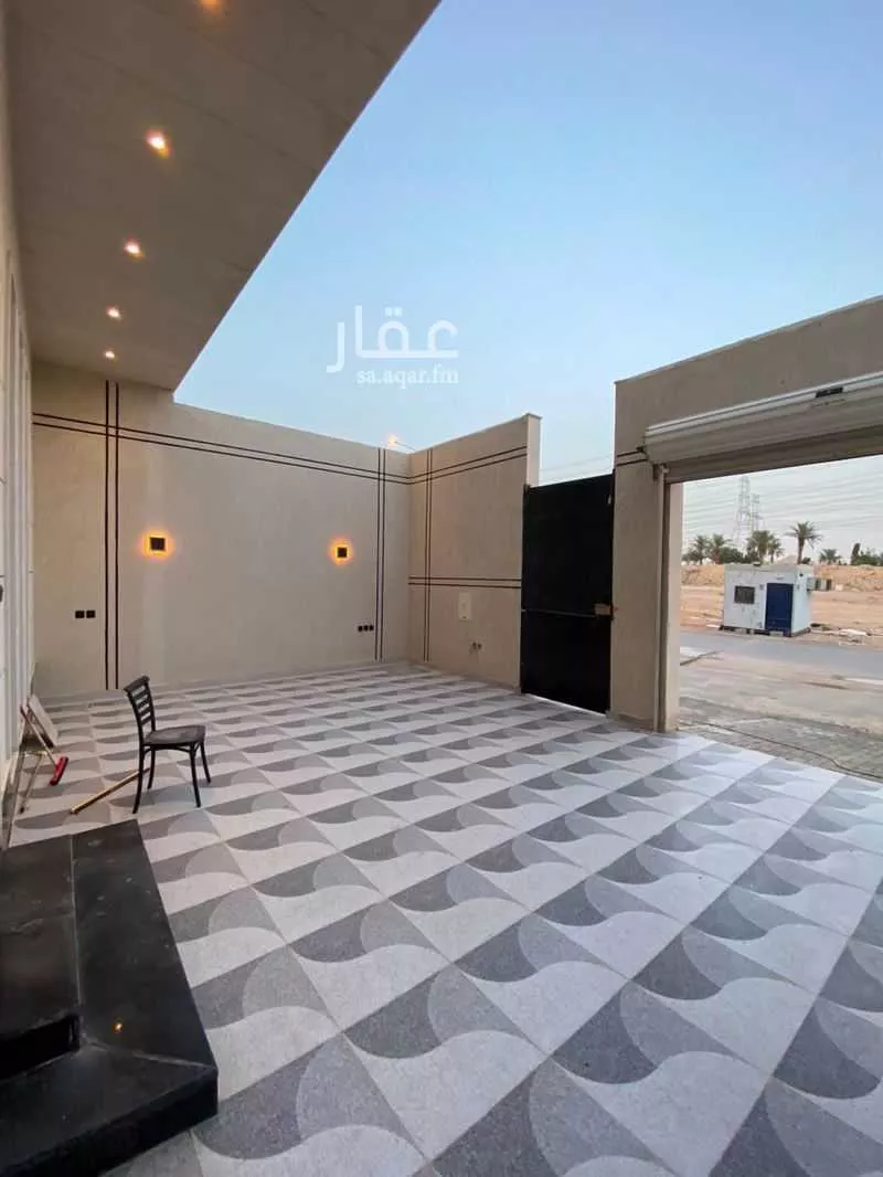 فيلا 7 غرف في الشرق 18