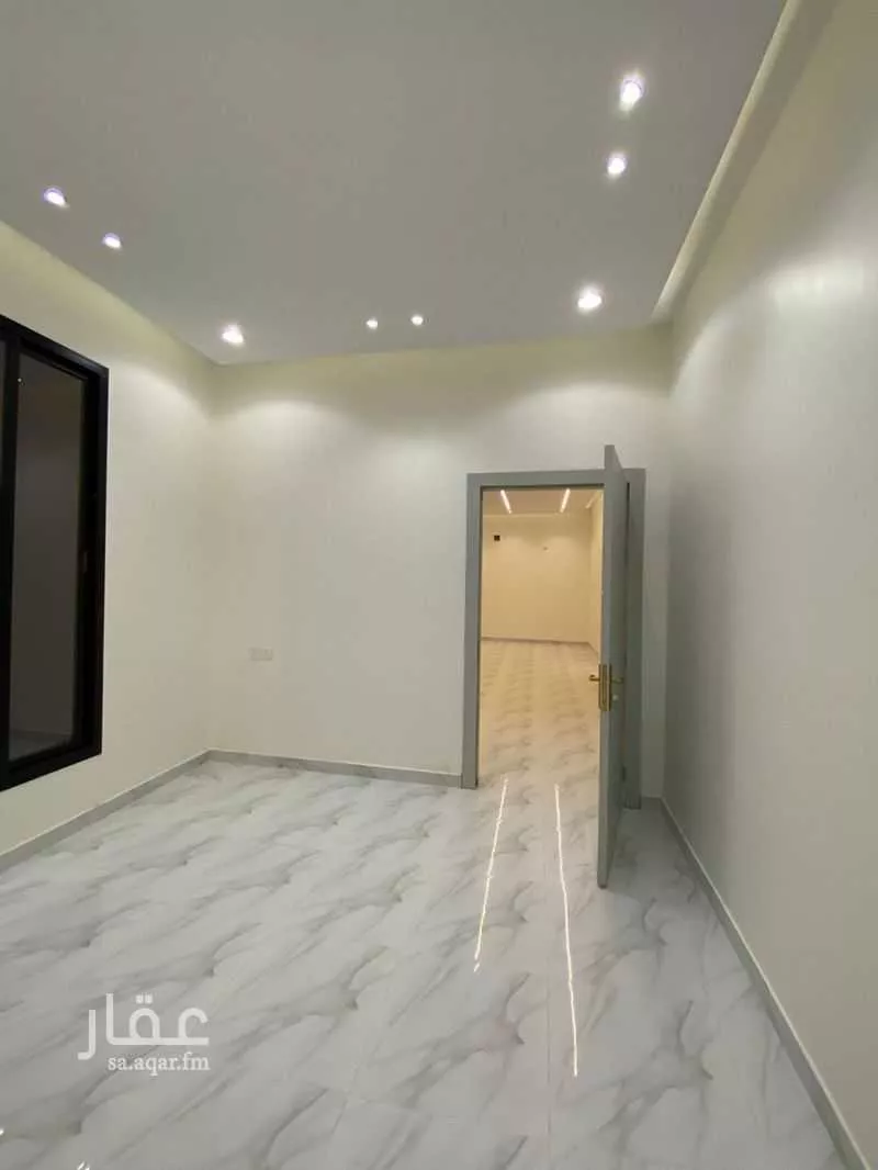 فيلا 7 غرف في الشرق 6