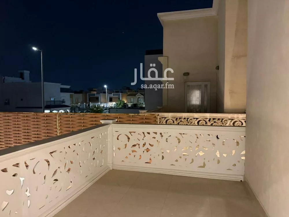 5 bedroom villa in Al Buhairah 7