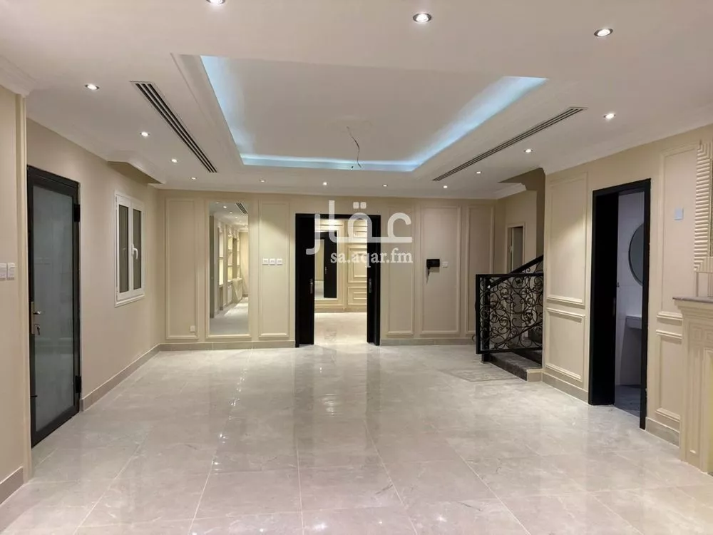 5 bedroom villa in Al Buhairah 9