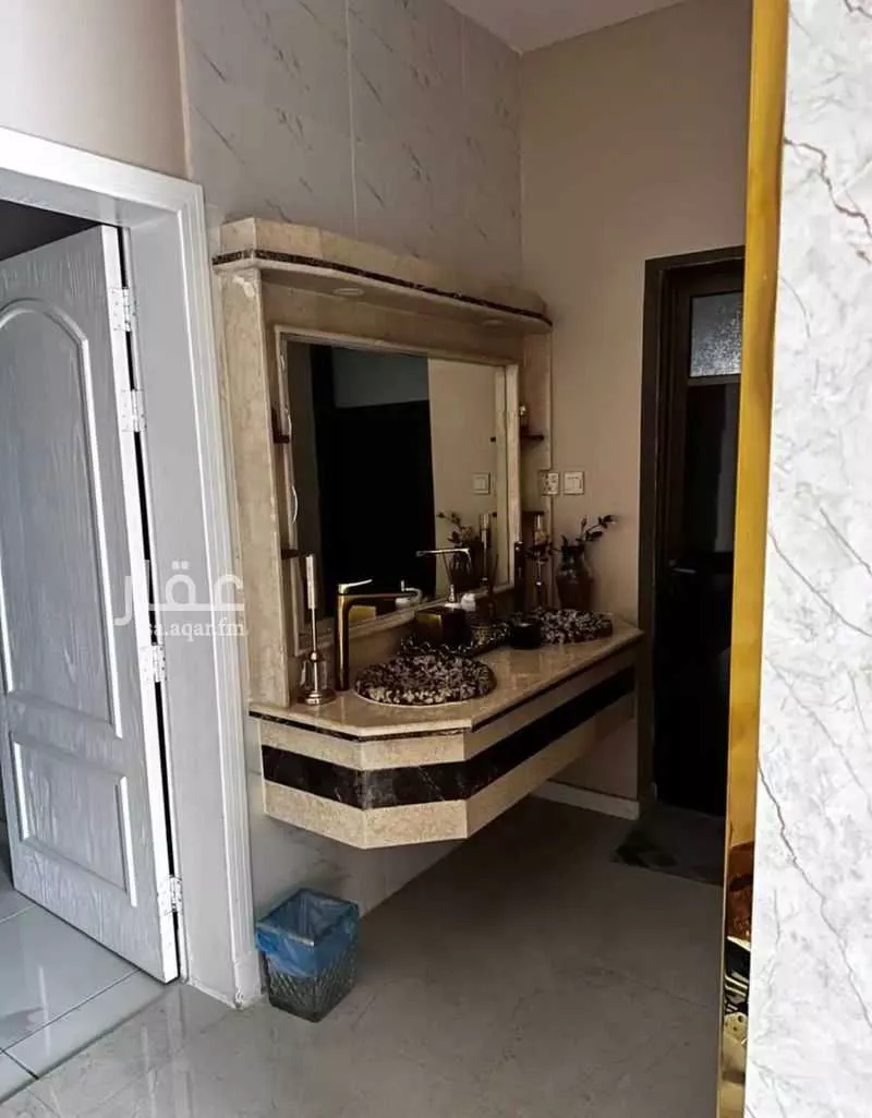 فيلا 7 غرف في الأمواج 4