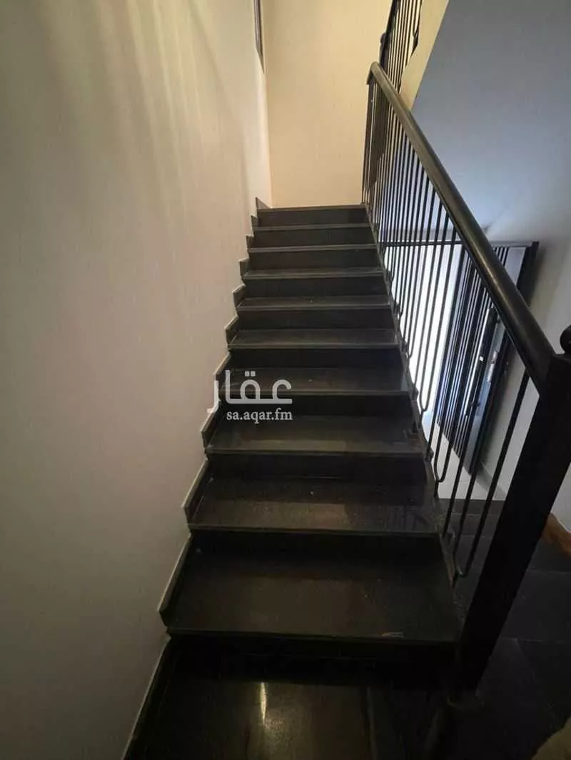 فيلا 5 غرف في العارض 19