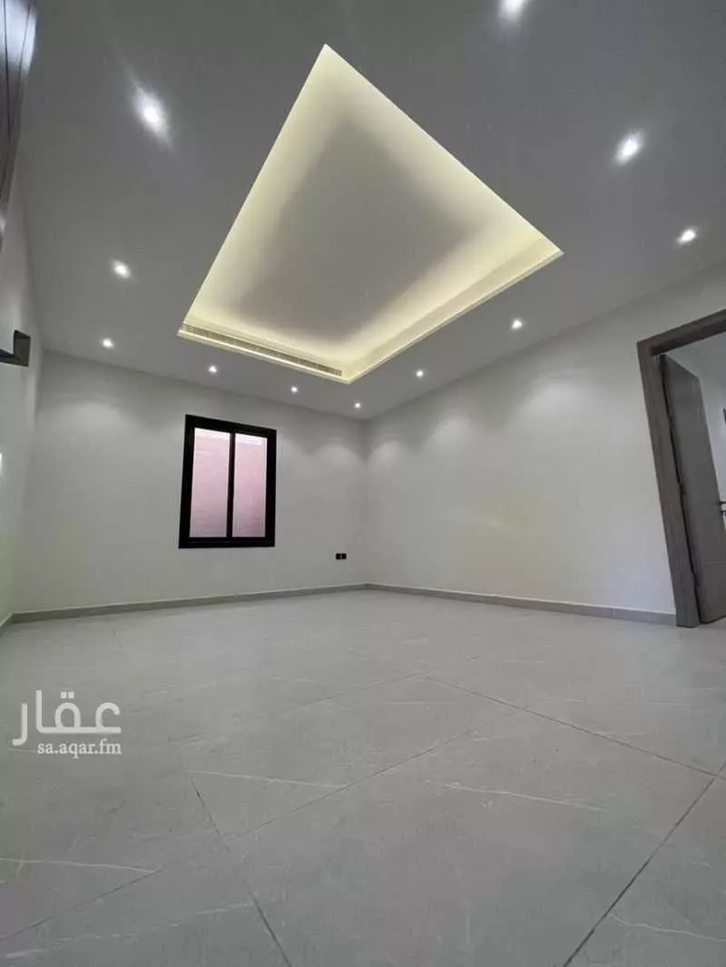 فيلا 5 غرف في العارض 3