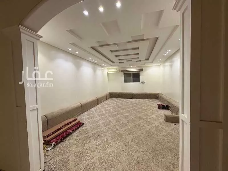 فيلا 4 غرف في النظيم 6