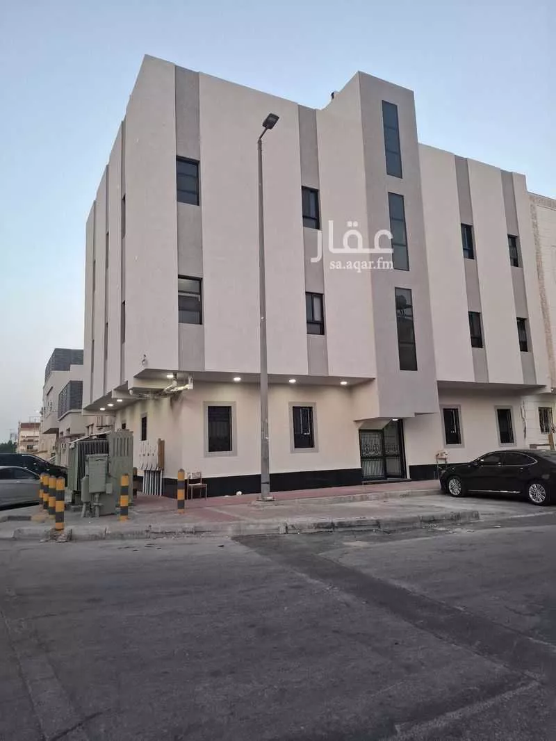 عمارة 162 م² في الثقبة 13