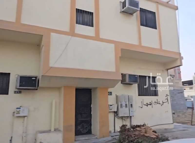 325 sqm building in Al Thuqbah 4