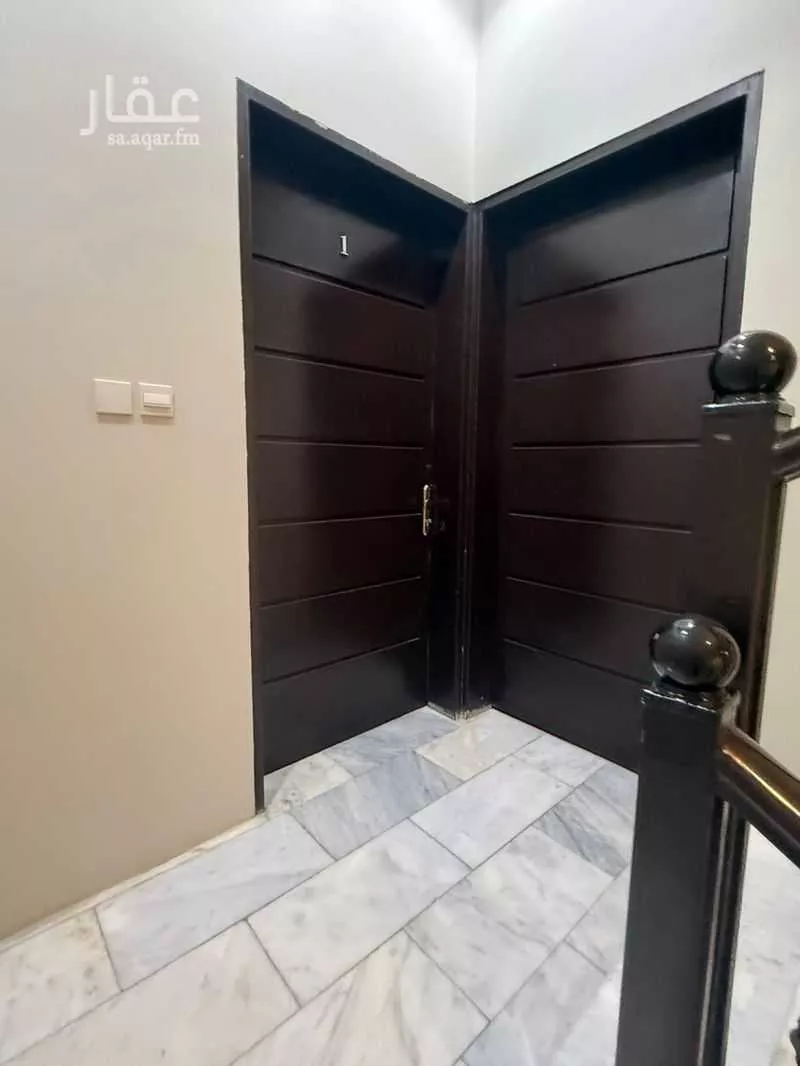 دور 2 غرف في عرقة 18