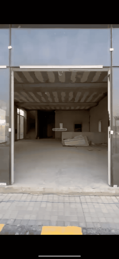 محل 2750 م² في النرجس 2