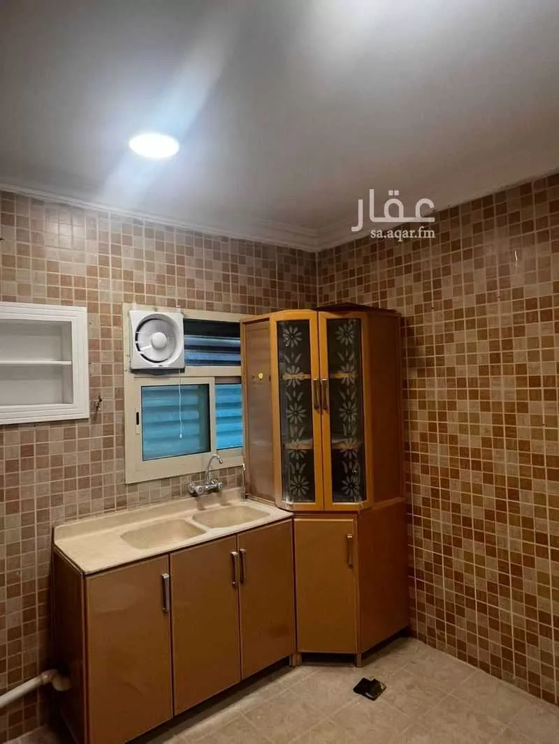 3 bedroom floor in Dhahrat Laban 6
