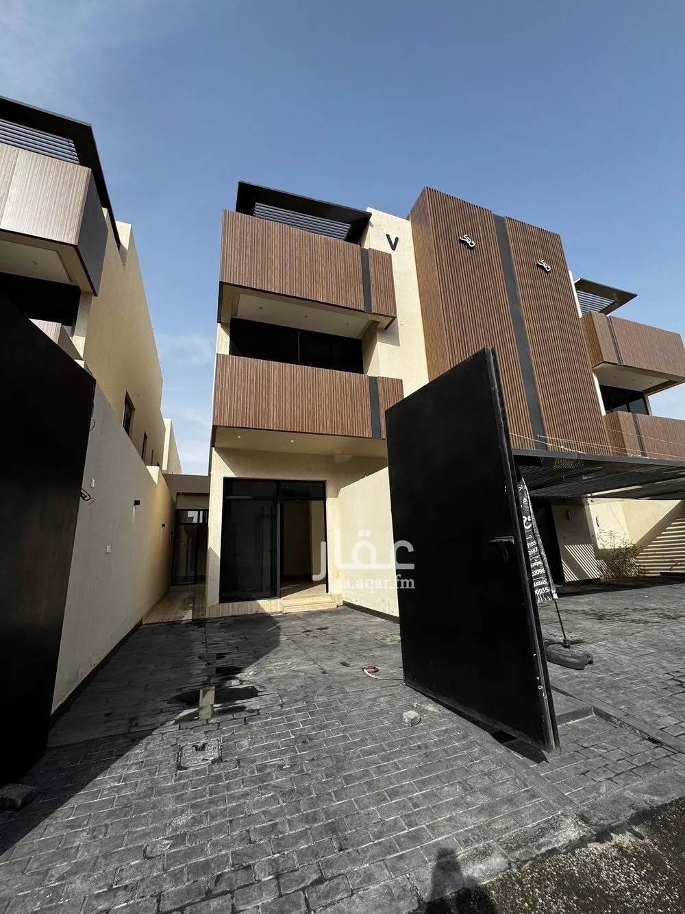 5 bedroom floor in Al Rimal 11