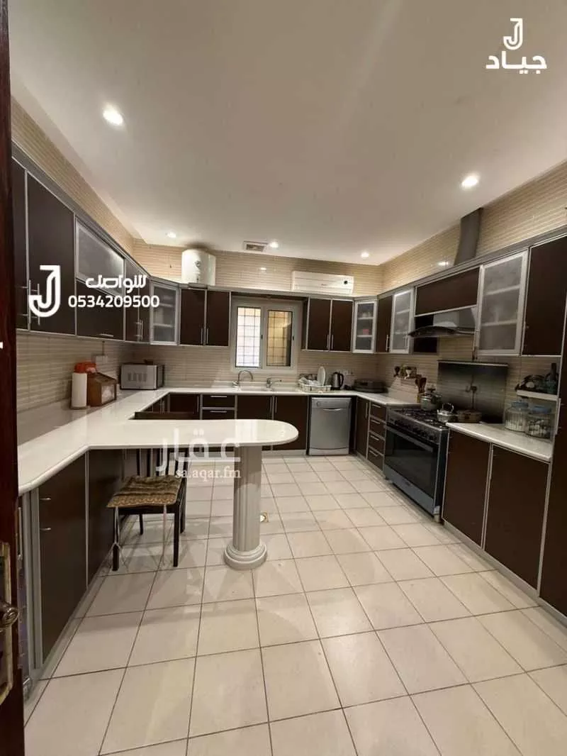 فيلا 4 غرف في طيبة 3