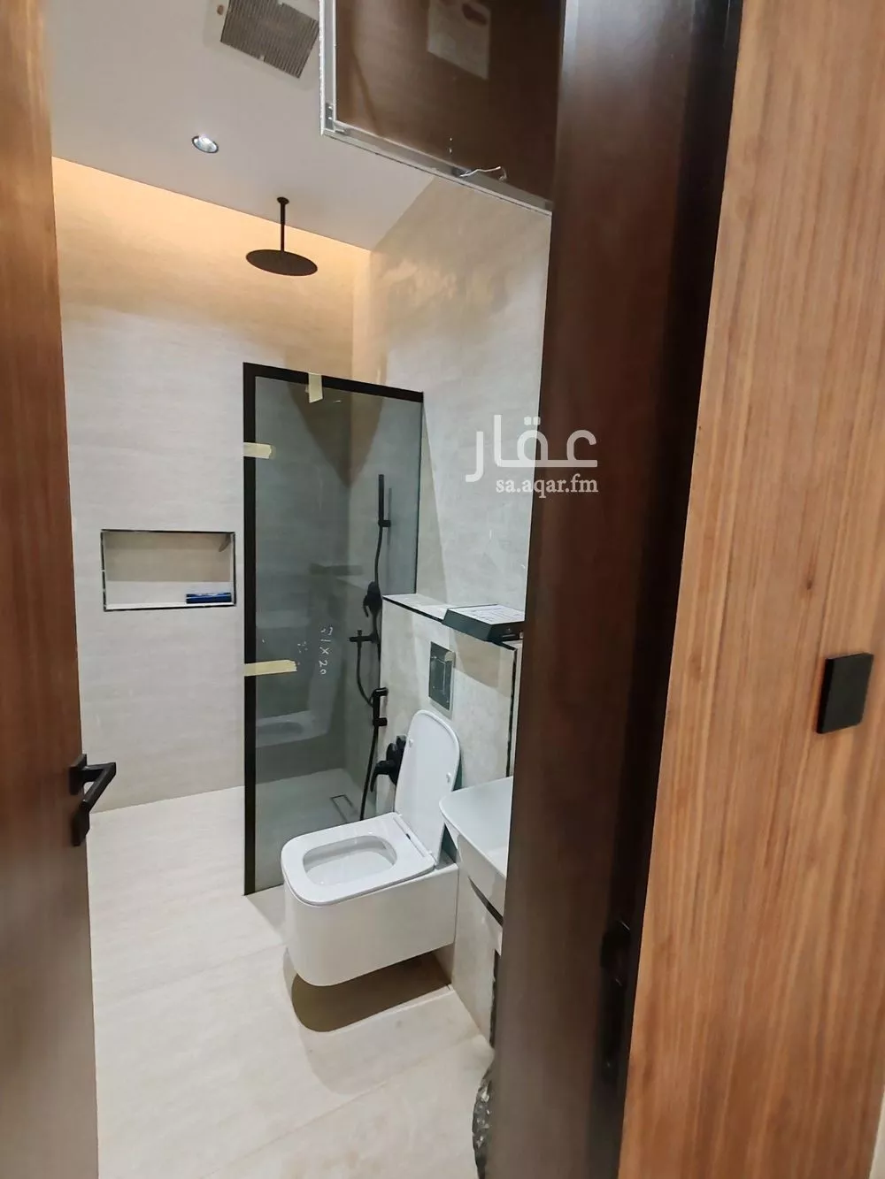 دور 4 غرف في العارض 10