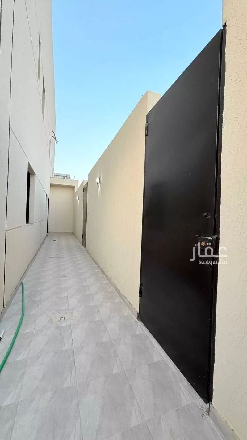 5 bedroom floor in Al Aziziyah 5