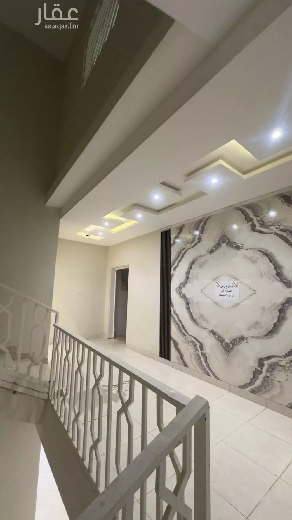 عمارة 899 م² في الخليج 2