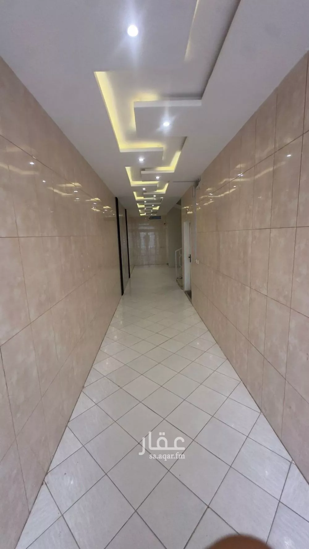 عمارة 899 م² في الخليج 3