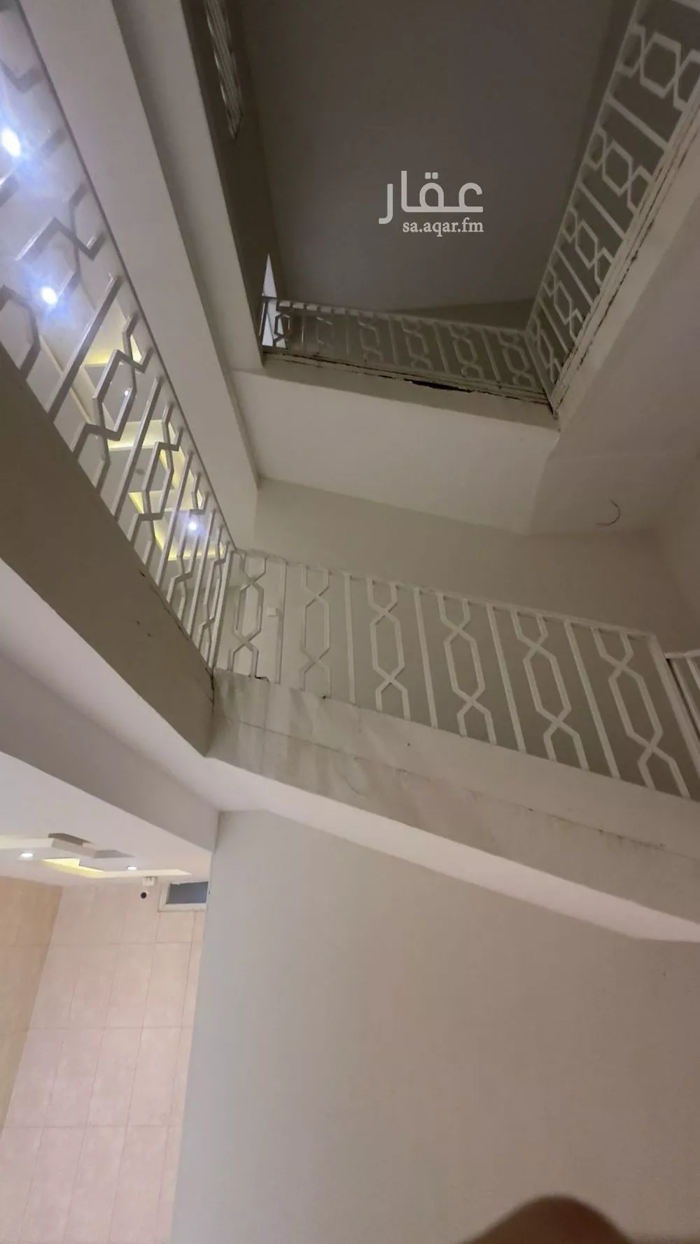عمارة 899 م² في الخليج 6