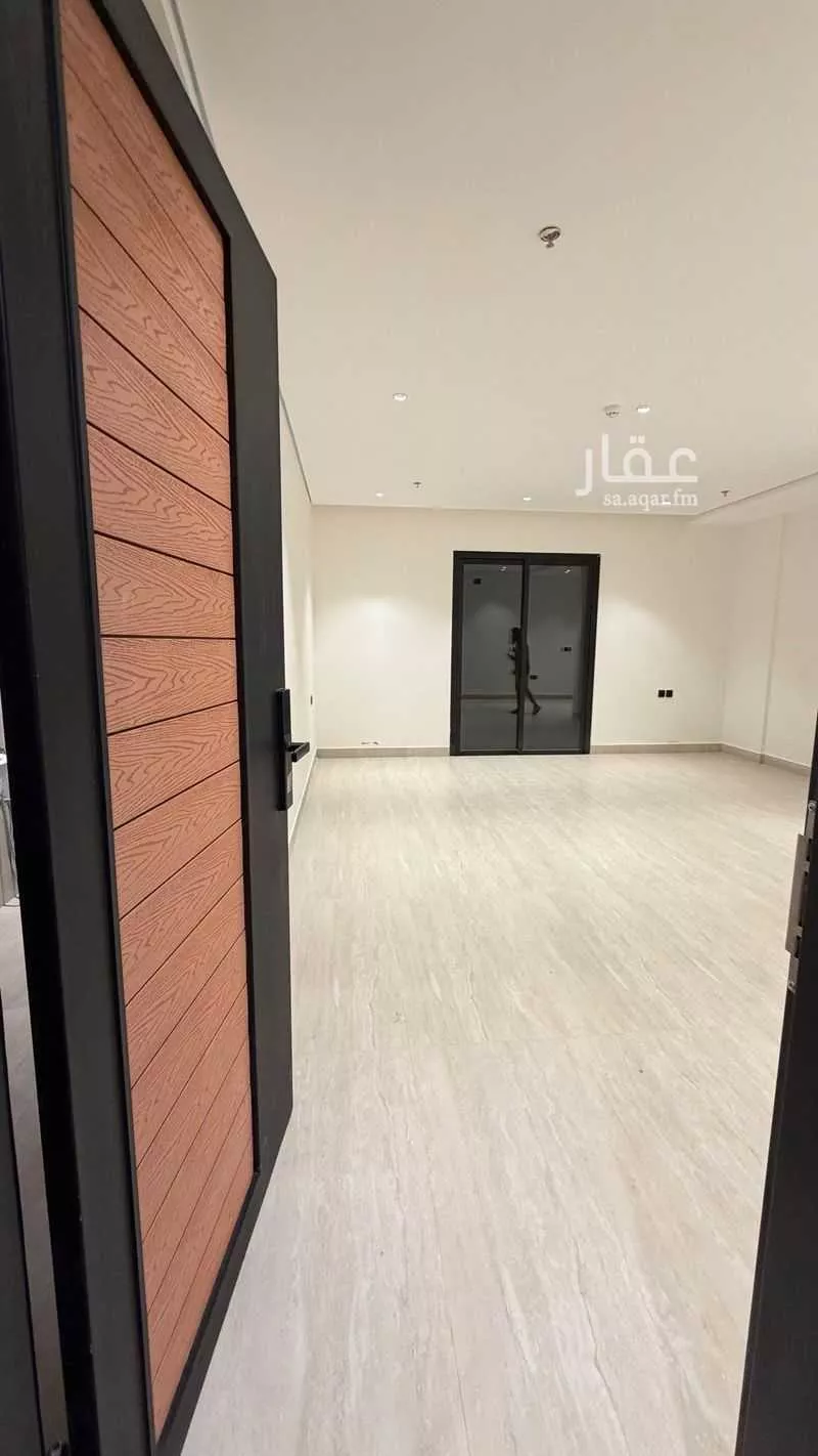 عمارة 596 م² في الملقا 2