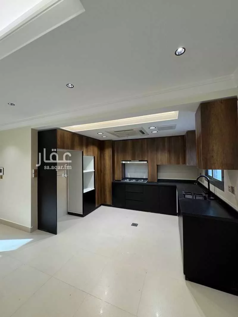 دور 4 غرف في الملقا 6