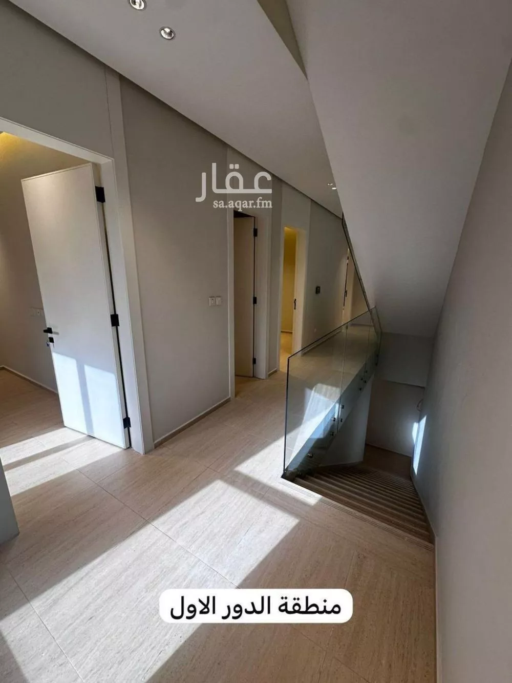 فيلا 4 غرف في العارض 7
