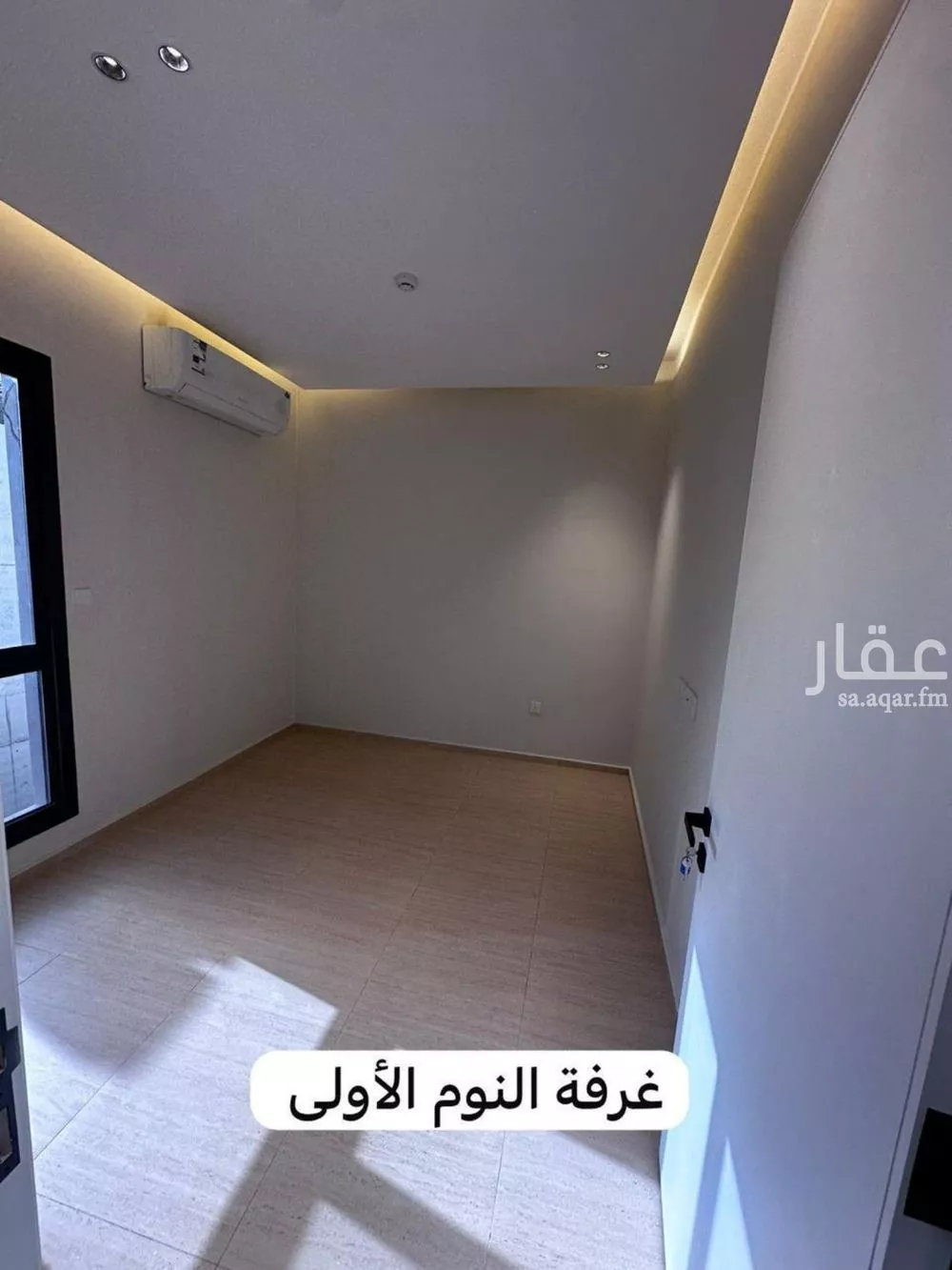 فيلا 4 غرف في العارض 4