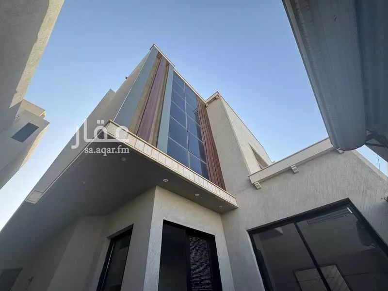 8 bedroom villa in Al Rimal 4